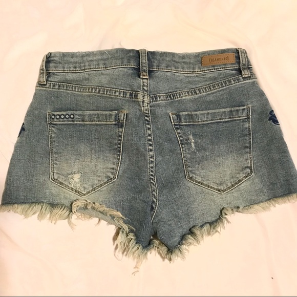Blank NYC floral embroidered fray faded shorts 24 - Picture 6 of 6